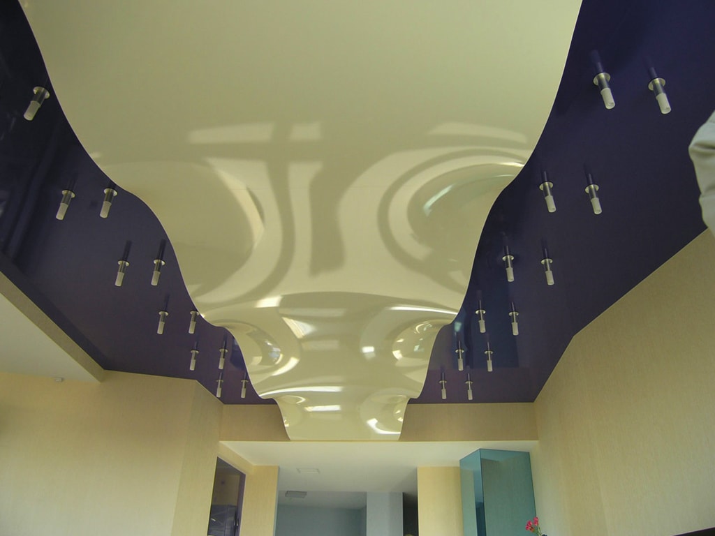 3d натяжной потолок в коридоре